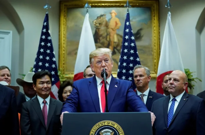 Tổng thống Trump Sắp Công Bố Thỏa Thuận Thương Mại Lớn Với Một Quốc Gia