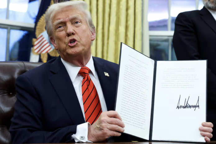 Trump tuyên bố Mỹ đang trở nên giàu có nhờ thuế quan